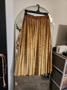 Pleated Velvet Midi Skirt -  Gold